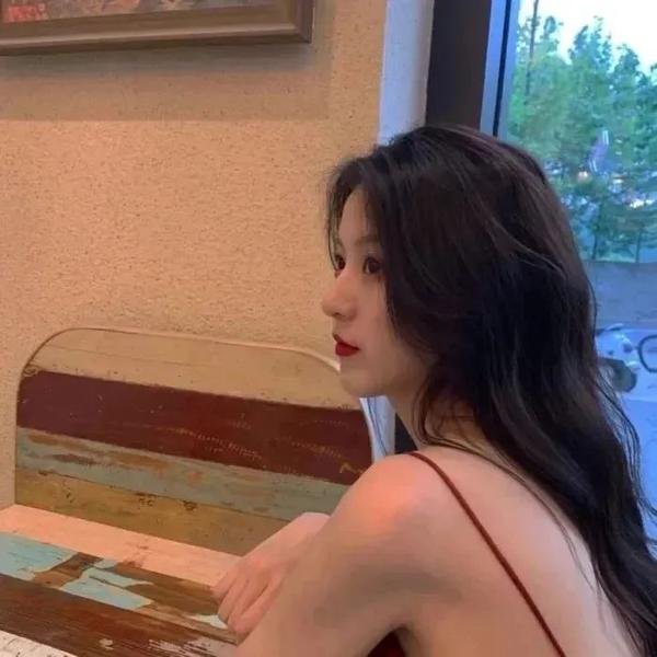 穿成炮灰女配后我靠医术征服司少